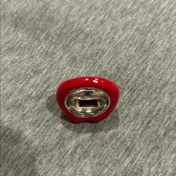 Betsey Johnson Red Vampire Fang Ring Sz 6 - Picture 4 of 5